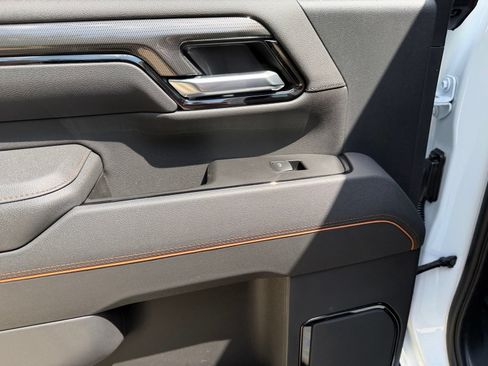 New 2026 GMC Sierra 2500 AT4 w/ AT4 Premium Plus Package AWD/4WD image 30