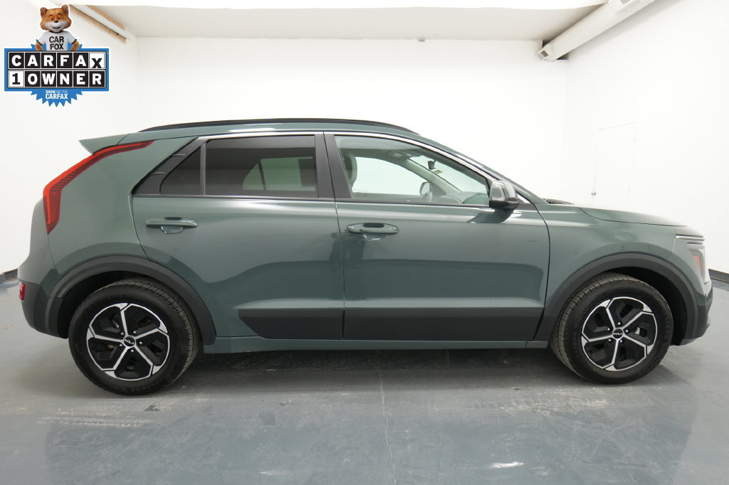 Used 2023 Kia Niro EX FWD image 9