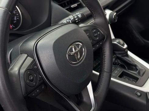 Used 2021 Toyota RAV4 XLE Premium image 42