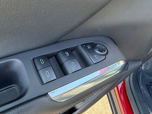 Used 2025 Chevrolet Traverse LT AWD/4WD image 25