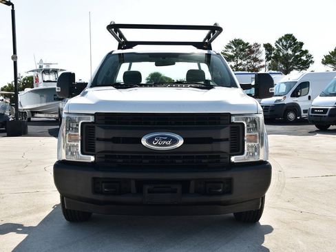 Used 2018 Ford F250 XL w/ Power Equipment Group RWD image 2
