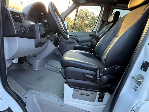 Used 2018 Mercedes-Benz Sprinter 2500 image 14