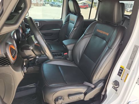 Used 2023 Jeep Gladiator Mojave w/ Cold Weather Group AWD/4WD image 13