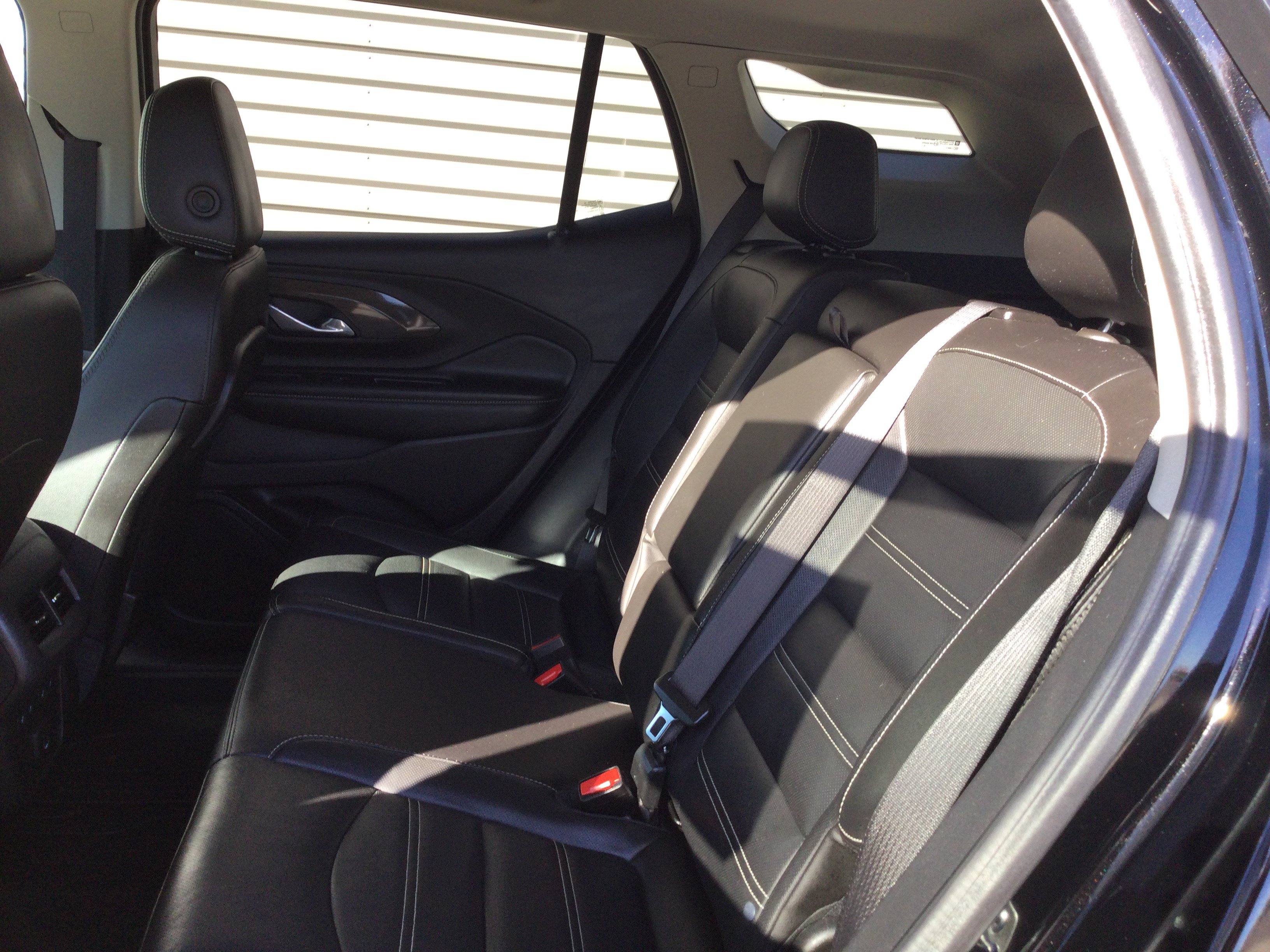 Used 2024 GMC Terrain Denali w/ Denali Premium Package AWD/4WD image 10