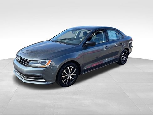 Used 2015 Volkswagen Jetta SE image 3