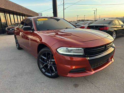 Used 2021 Dodge Charger SXT w/ Blacktop Package image 2