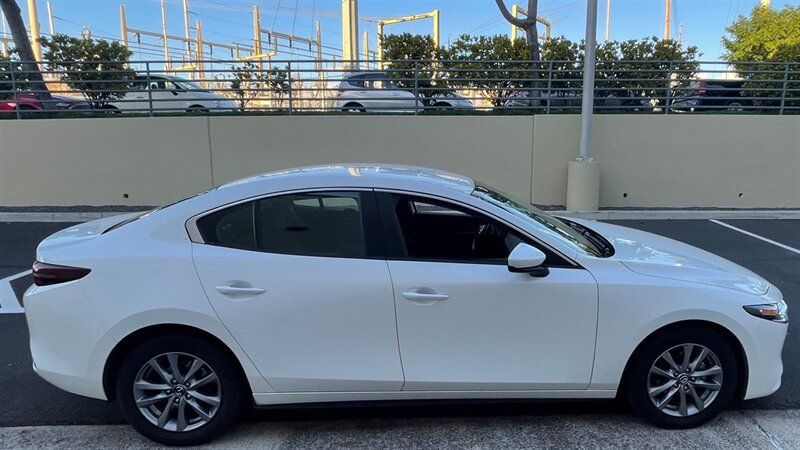 Used 2020 MAZDA MAZDA3 Sedan FWD image 3