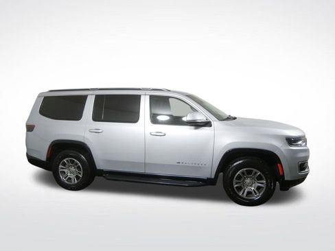 Used 2022 Jeep Wagoneer Series I RWD image 2