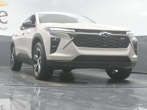 New 2026 Chevrolet Trax RS w/ Driver Confidence Package FWD image 3