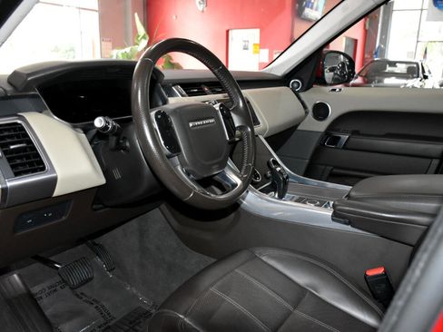 Used 2019 Land Rover Range Rover Sport HSE image 22