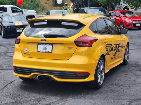 Used 2015 Ford Focus ST w/ Equipment Group 401A FWD image 9