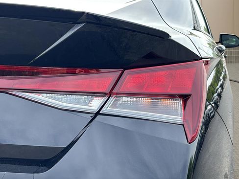 Used 2025 Hyundai Elantra Sport FWD image 13