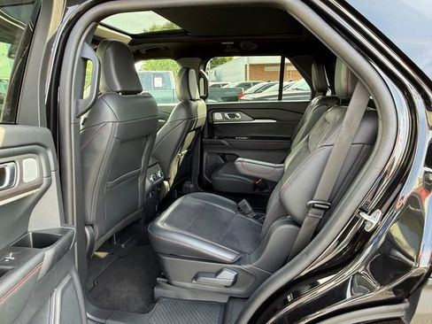 Used 2025 Ford Explorer ST w/ Sun And Sound Package AWD/4WD image 12
