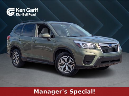 Used 2020 Subaru Forester Premium image 1