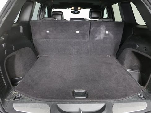 Used 2019 Jeep Grand Cherokee Limited image 9