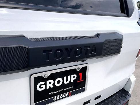 Used 2025 Toyota 4Runner SR5 AWD/4WD image 30