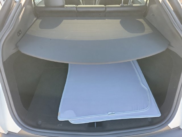 Used 2026 Tesla Model Y Long Range RWD image 8
