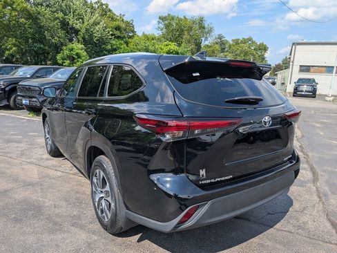 Certified 2024 Toyota Highlander XLE AWD/4WD image 5
