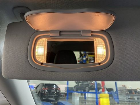 Used 2019 Jeep Cherokee Latitude Plus w/ Cold Weather Group image 34