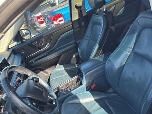 Used 2020 Lincoln Corsair Reserve w/ Equipment Group 201A image 12