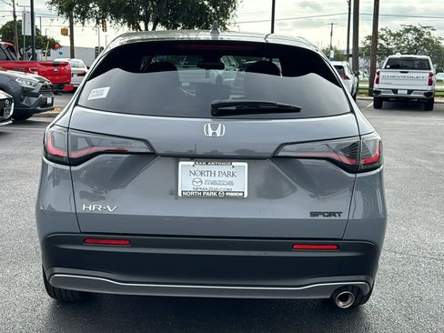 Used 2025 Honda HR-V Sport image 7