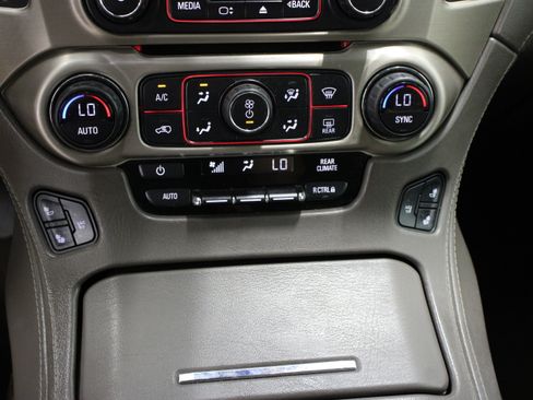 Used 2016 GMC Yukon XL Denali w/ Open Road Package AWD/4WD image 19
