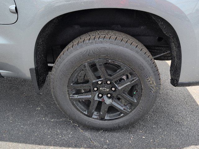 Used 2026 Chevrolet Silverado 1500 Custom RWD image 3