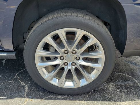 Used 2019 Cadillac Escalade ESV Premium Luxury AWD/4WD image 8