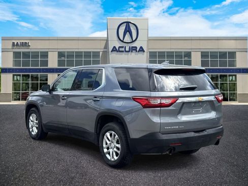 Used 2018 Chevrolet Traverse LS AWD/4WD image 3