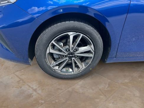 Used 2024 Kia Forte LXS w/ LXS Technology Package FWD image 14