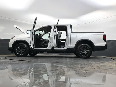 Certified 2023 Honda Ridgeline Sport image 40