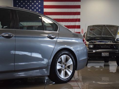 Used 2012 BMW 528i Sedan RWD image 15