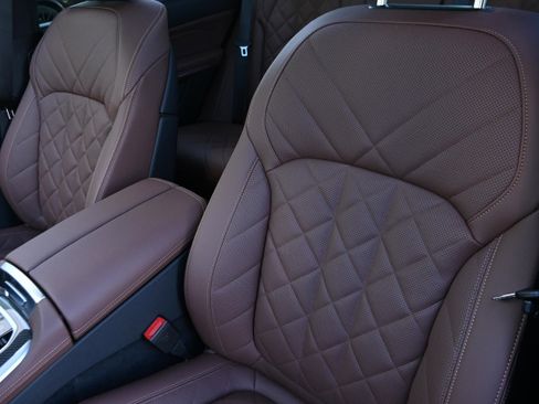 New 2026 BMW X5 M60i image 9