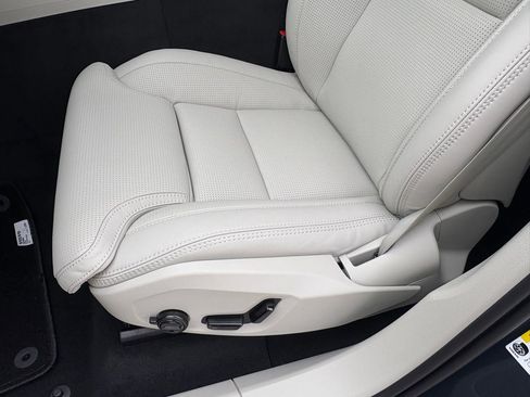 New 2026 Volvo XC60 B5 Ultra w/ Protection Package Premier AWD/4WD image 21