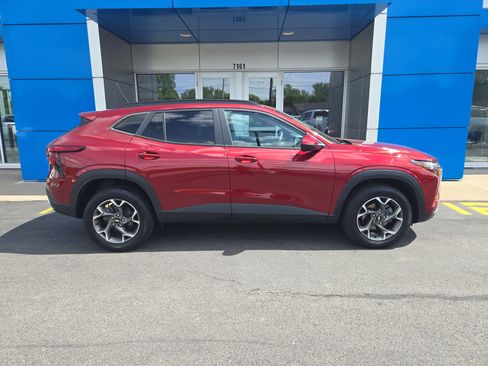 Certified 2024 Chevrolet Trax LT FWD image 16