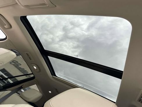 Used 2025 Cadillac XT6 Premium Luxury AWD/4WD image 20