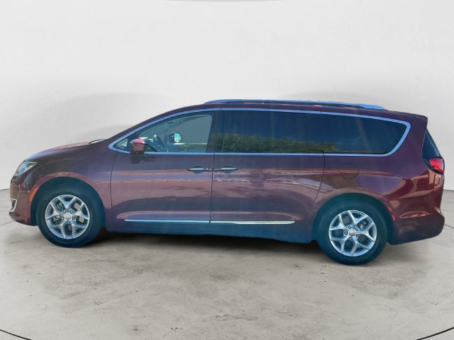 Used 2017 Chrysler Pacifica Touring-L Plus w/ Advanced Safetytec Group FWD image 6
