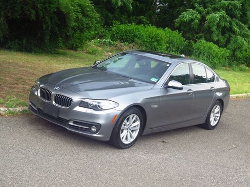 Used 2016 BMW 528i xDrive Sedan AWD/4WD image 25