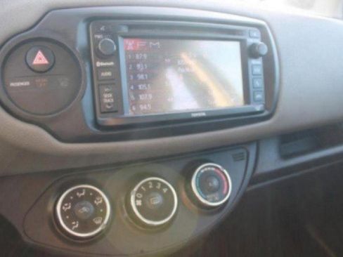 Used 2017 Toyota Yaris L image 60