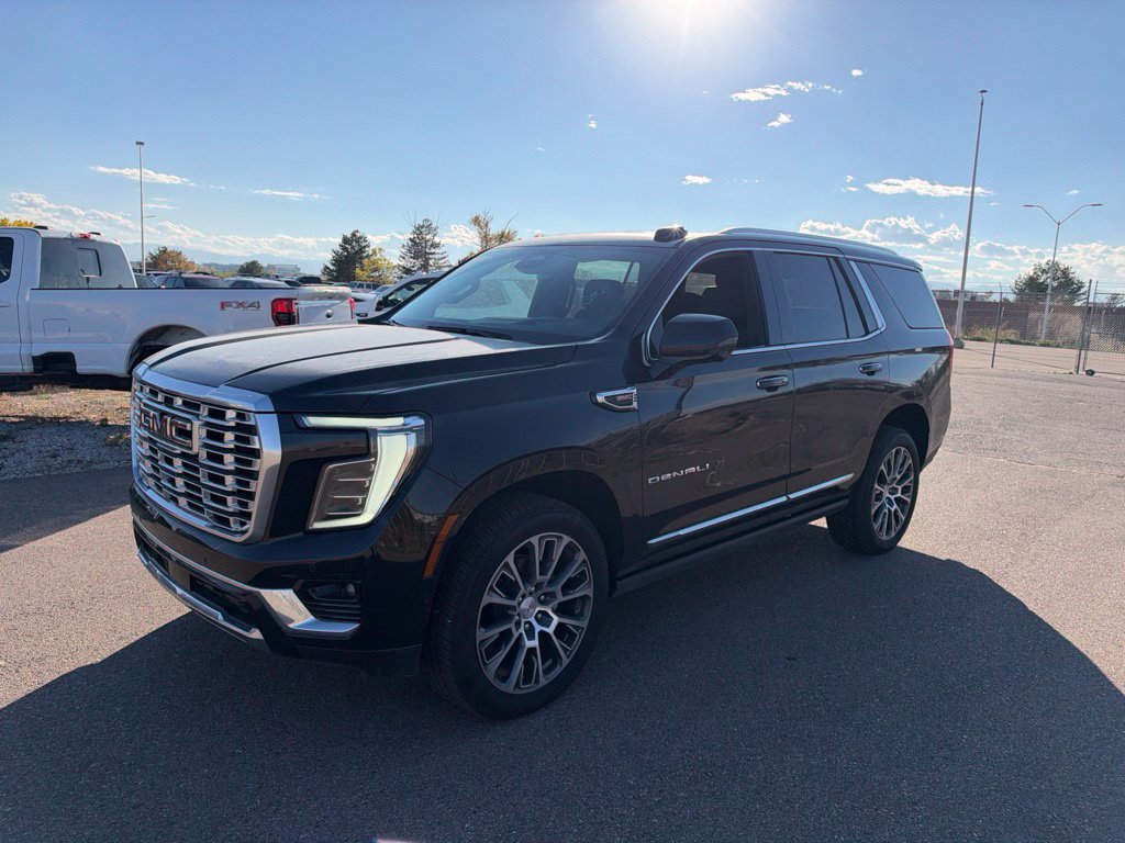Used 2026 GMC Yukon Denali w/ Sun & Power Step Package AWD/4WD image 2