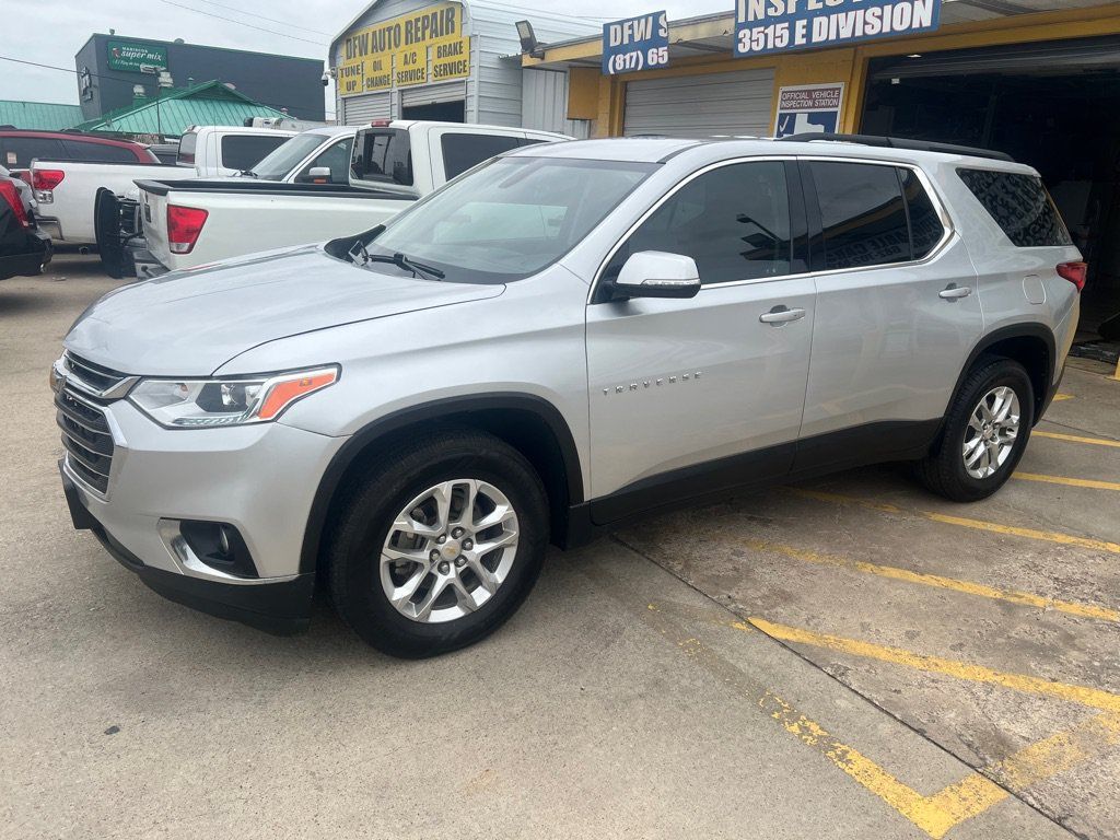 Used 2019 Chevrolet Traverse LT FWD image 3