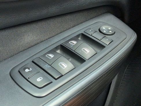 Used 2015 Jeep Cherokee Latitude AWD/4WD image 23