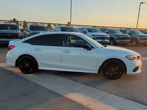 Used 2024 Honda Civic Sport image 9
