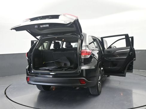 Used 2019 Toyota Highlander Plus FWD image 78