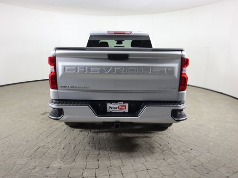 Used 2022 Chevrolet Silverado 1500 Custom image 7