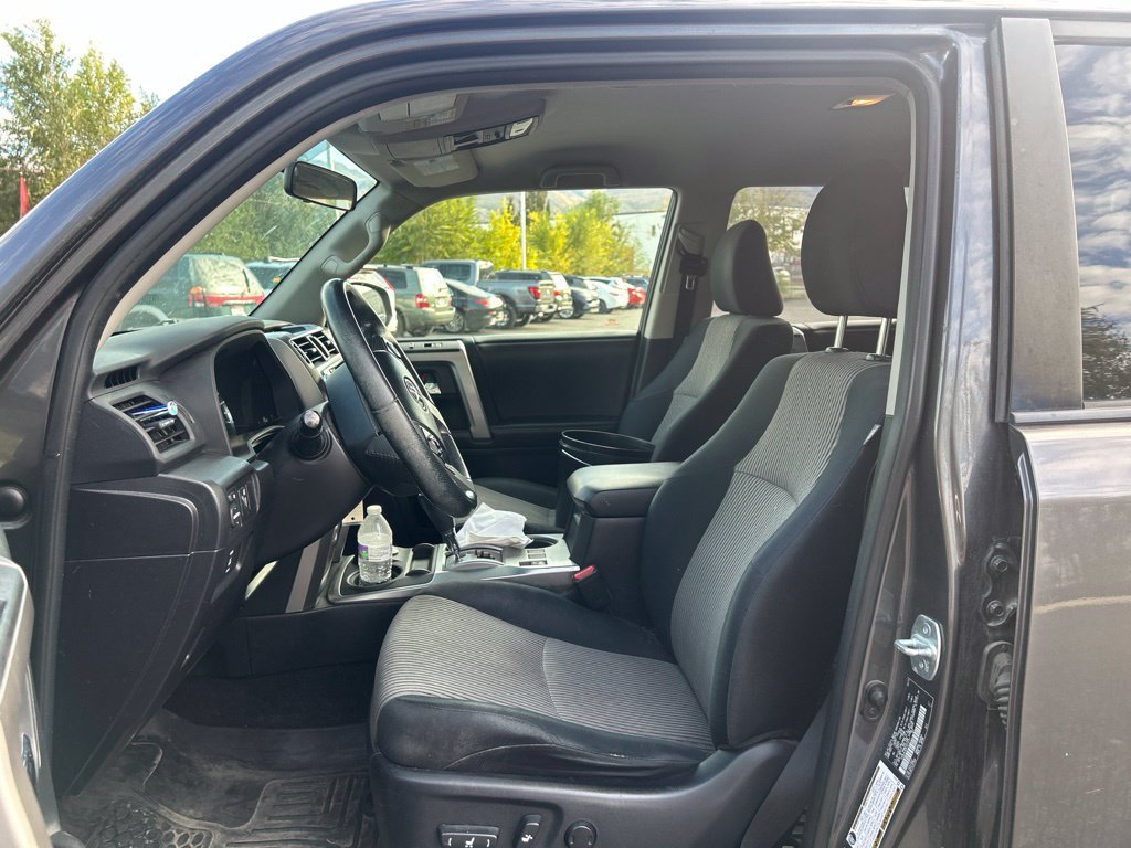 Used 2015 Toyota 4Runner SR5 AWD/4WD image 16