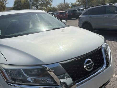 Used 2014 Nissan Pathfinder Platinum w/ Platinum Premium Package image 16