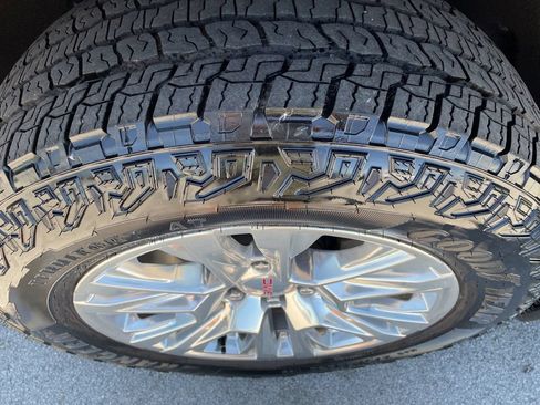 Used 2019 GMC Sierra 1500 Denali w/ Driver Alert Package II AWD/4WD image 31