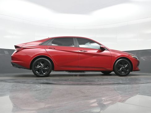 Used 2023 Hyundai Elantra SEL FWD image 32