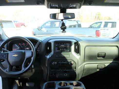 Used 2020 Chevrolet Silverado 1500 Custom w/ Custom Value Package image 20